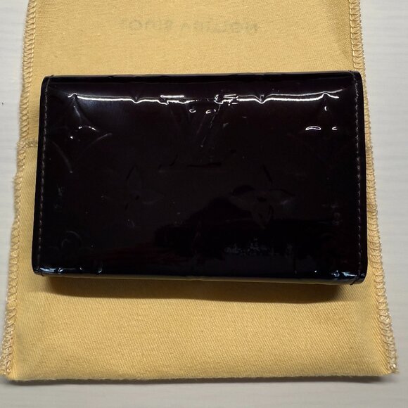 Louis Vuitton Vernis Monogram  6 Key Holder - Amarante